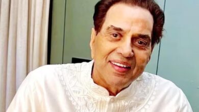 बॉलीवुड के दिग्गज धर्मेंद्र का निधन, 89 साल की उम्र में अंतिम सांस, विले पार्ले श्मशान घाट पर जुटे सितारे बॉलीवुड के दिग्गज धर्मेंद्र का निधन, 89 साल की उम्र में अंतिम सांस, विले पार्ले श्मशान घाट पर जुटे सितारे