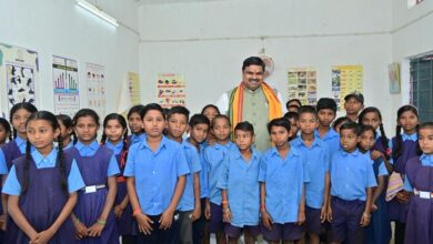 रायपुर : शिक्षा मंत्री गजेंद्र यादव ने मैनपुर क्षेत्र के विद्यालयों का किया औचक निरीक्षण