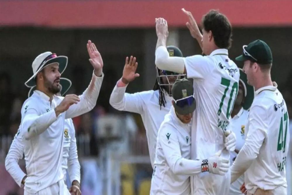 गुवाहाटी टेस्ट में भारत की शर्मनाक हार, साउथ अफ्रीका ने 408 रन से दी शिकस्त गुवाहाटी टेस्ट में भारत की शर्मनाक हार, साउथ अफ्रीका ने 408 रन से दी शिकस्त