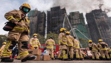 हॉन्ग कॉन्ग में भीषण अग्निकांड, 128 मौतें; हाई राइज बिल्डिंग अभी भी शव उगल रही हॉन्ग कॉन्ग में भीषण अग्निकांड, 128 मौतें; हाई राइज बिल्डिंग अभी भी शव उगल रही