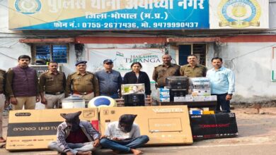 अयोध्यानगर पुलिस ने किया बड़ी कार्रवाई, 2 नकबजनों को गिरफ्तार, गर्ग इलेक्ट्रॉनिक शोरूम से 12 लाख का माल जब्त