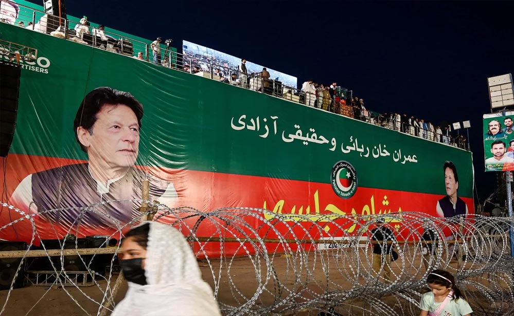 पाकिस्तान में इमरान खान की सुरक्षा संकट में: जेल में टॉर्चर और मारपीट, परिवार ने हाईकोर्ट पहुंचकर जताई चिंता