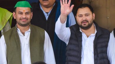 तेज प्रताप का तेजस्वी पर तंज – ‘दुधमुंहा बच्चा’, चुनावी सरगर्मी में बढ़ा भाईयों का विवाद