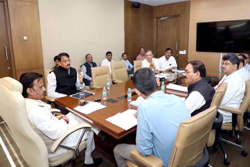 उप मुख्यमंत्री शुक्ल ने जे.पी. अस्पताल के अधोसंरचना विकास कार्यों की समीक्षा की उप मुख्यमंत्री शुक्ल ने जे.पी. अस्पताल के अधोसंरचना विकास कार्यों की समीक्षा की