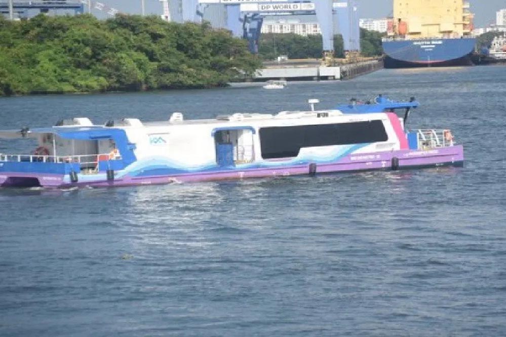 श्रीनगर की नई पहचान: 900 करोड़ के जल मेट्रो प्रोजेक्ट से शिकारा का भविष्य बदलेगा श्रीनगर की नई पहचान: 900 करोड़ के जल मेट्रो प्रोजेक्ट से शिकारा का भविष्य बदलेगा