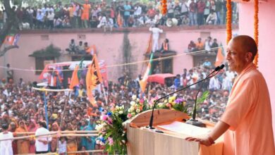 RJD-कांग्रेस ने गरीबों के हक पर डकैती डाली, पशुओं का चारा डकारा- सीएम योगी RJD-कांग्रेस ने गरीबों के हक पर डकैती डाली, पशुओं का चारा डकारा- सीएम योगी