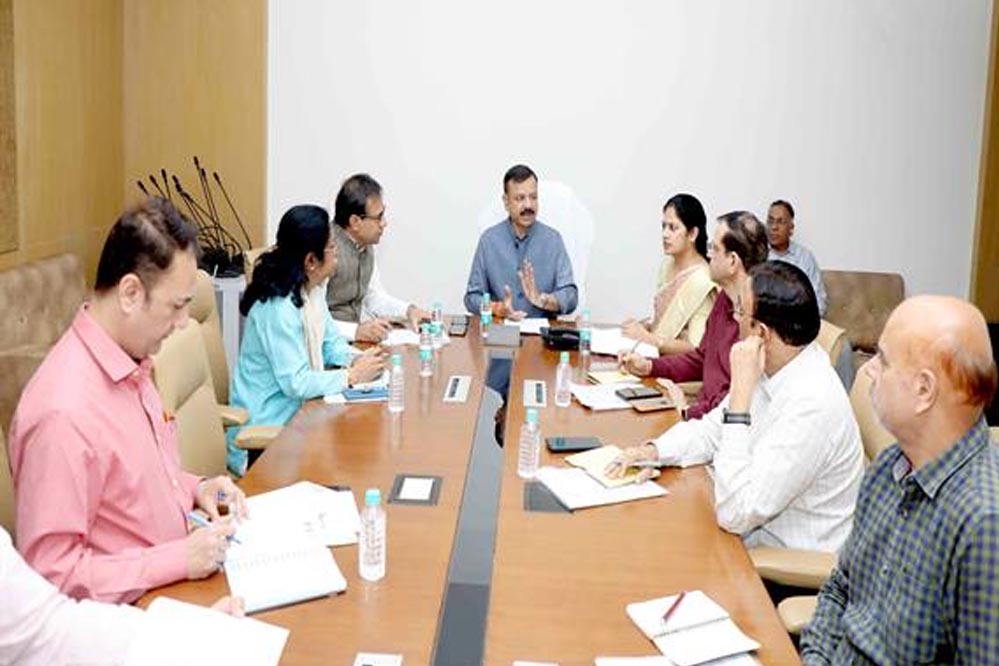 आम जनता तक पहुंचे विभाग की उपलब्धियां और नवाचार की जानकारी : मंत्री  सिंह