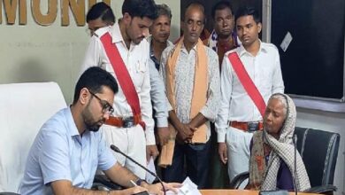 महासमुंद : कलेक्टर लंगेह ने जन चौपाल में सुनी लोगों की समस्याएं, दिए निराकरण के निर्देश महासमुंद : कलेक्टर लंगेह ने जन चौपाल में सुनी लोगों की समस्याएं, दिए निराकरण के निर्देश