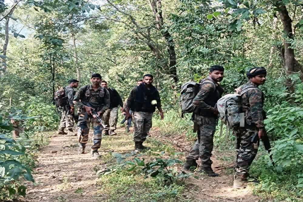 बालाघाट में नक्सलियों से मुठभेड़, कटेझिरिया जंगल में रातभर चली फायरिंग; नक्सली फरार बालाघाट में नक्सलियों से मुठभेड़, कटेझिरिया जंगल में रातभर चली फायरिंग; नक्सली फरार