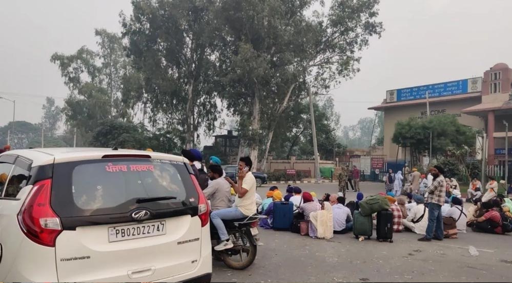 पाकिस्तान ने 14 हिंदू तीर्थयात्रियों को लौटाया, गुरु नानक देव के जन्मोत्सव में जाने से रोका पाकिस्तान ने 14 हिंदू तीर्थयात्रियों को लौटाया, गुरु नानक देव के जन्मोत्सव में जाने से रोका