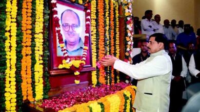 मुख्यमंत्री डॉ. यादव ने पूर्व मुख्यमंत्री स्व. अर्जुन सिंह को दी श्रद्धांजलि मुख्यमंत्री डॉ. यादव ने पूर्व मुख्यमंत्री स्व. अर्जुन सिंह को दी श्रद्धांजलि