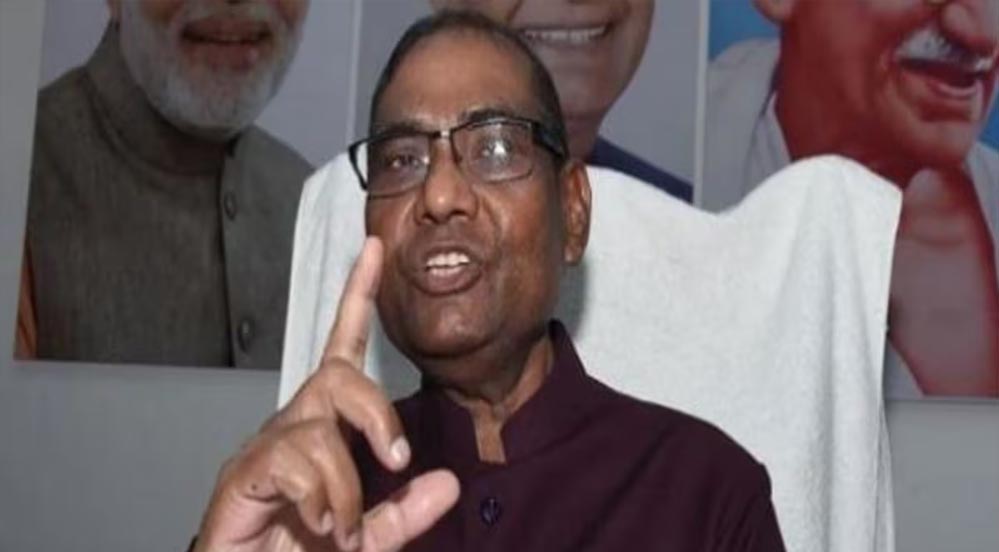 जहां कभी माफिया मुख्तार अंसारी का था कब्ज़ा, वहीं आज गरीबों को मिला अपना घर — बृजलाल जहां कभी माफिया मुख्तार अंसारी का था कब्ज़ा, वहीं आज गरीबों को मिला अपना घर — बृजलाल