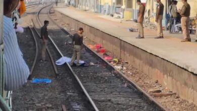 चुनार स्टेशन पर रेलवे हादसा: कालका मेल से 8 श्रद्धालु घायल चुनार स्टेशन पर रेलवे हादसा: कालका मेल से 8 श्रद्धालु घायल