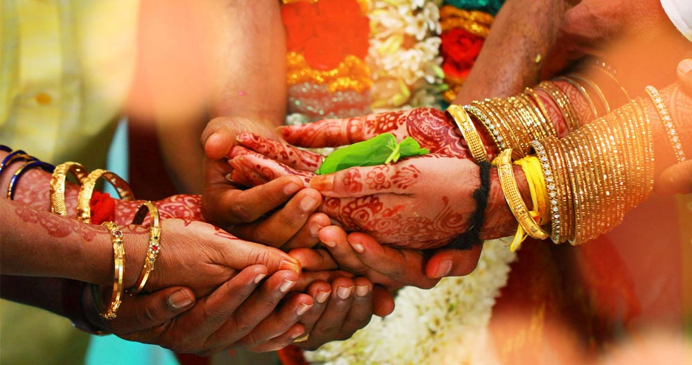 गायत्री परिवार का नया संदेश : सादगी भरी शादी, 15 मेहमान और बिना दहेज के उत्सव गायत्री परिवार का नया संदेश : सादगी भरी शादी, 15 मेहमान और बिना दहेज के उत्सव