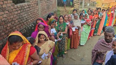 बिहार चुनाव 2025: पहले चरण में सुबह 9 बजे तक 13.13% मतदान, नेताओं ने मतदाताओं से विकास और सुशासन के लिए वोट की अपील की बिहार चुनाव 2025: पहले चरण में सुबह 9 बजे तक 13.13% मतदान, नेताओं ने मतदाताओं से विकास और सुशासन के लिए वोट की अपील की