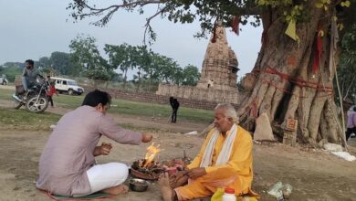 खजुराहो: जवारी मंदिर की मूर्ति विवाद पर राकेश दलाल ने मंदिर के सामने बगलामुखी हवन कर पूजा-अर्चना की खजुराहो: जवारी मंदिर की मूर्ति विवाद पर राकेश दलाल ने मंदिर के सामने बगलामुखी हवन कर पूजा-अर्चना की