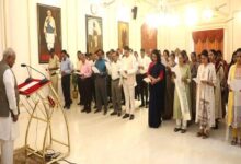 राज्यपाल  मंगुभाई पटेल ने अधिकारी-कर्मचारियों के साथ गाया वंदे मातरम्