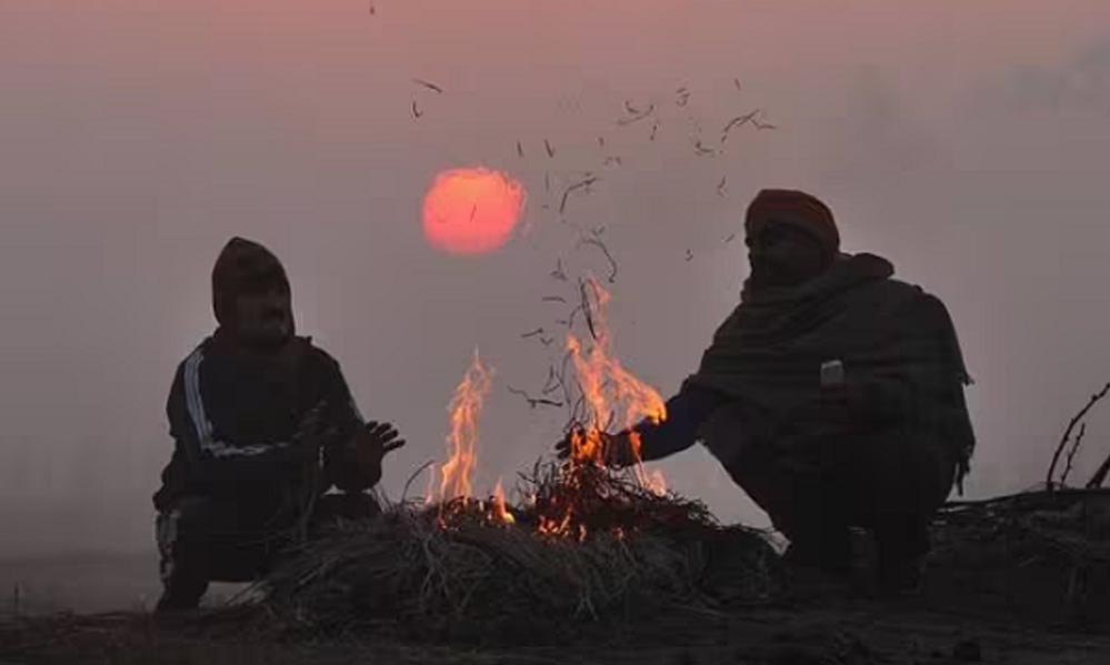 राजगढ़ का पारा 9 डिग्री, पचमढ़ी से भी ठंडा; भोपाल-इंदौर में मौसम का नया रिकॉर्ड राजगढ़ का पारा 9 डिग्री, पचमढ़ी से भी ठंडा; भोपाल-इंदौर में मौसम का नया रिकॉर्ड