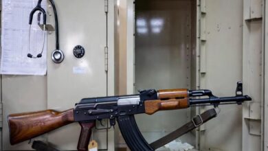 अनंतनाग के पूर्व डॉक्टर के लॉकर से AK-47 बरामद, जम्मू-कश्मीर पुलिस हैरान