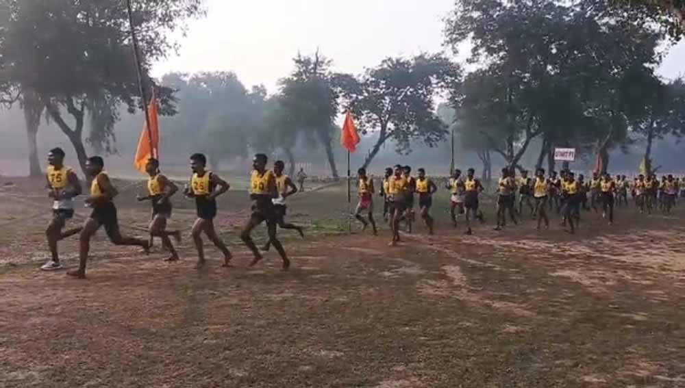 अग्निवीर भर्ती रैली: गाजीपुर–देवरिया के युवाओं का जलवा, दौड़ में 651 सफल अग्निवीर भर्ती रैली: गाजीपुर–देवरिया के युवाओं का जलवा, दौड़ में 651 सफल