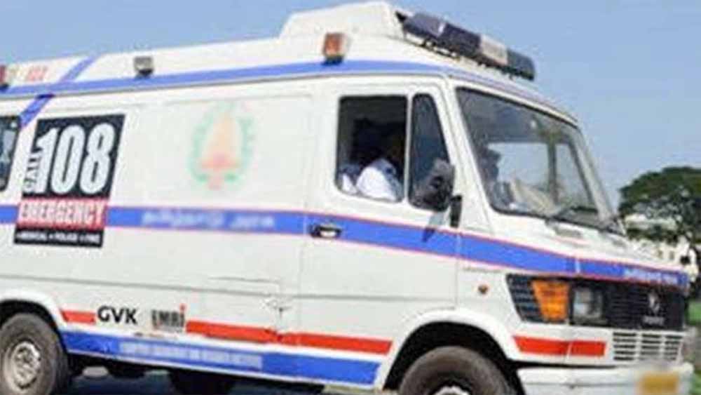 MP में 108 एंबुलेंस पर 5 लाख फर्जी कॉल! कोई सुनाता है ब्रेकअप का दुख, तो कोई मजे लेता है मुफ्त में MP में 108 एंबुलेंस पर 5 लाख फर्जी कॉल! कोई सुनाता है ब्रेकअप का दुख, तो कोई मजे लेता है मुफ्त में