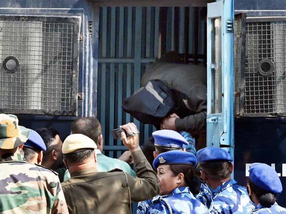 ना पछतावा, ना डर… दिल्ली ब्लास्ट आरोपी आमिर से मिलकर वकील ने क्या कहा? ना पछतावा, ना डर… दिल्ली ब्लास्ट आरोपी आमिर से मिलकर वकील ने क्या कहा?