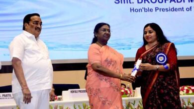 जल संचय के क्षेत्र में श्रेष्ठ पहल के लिए गुना नगरीय निकाय को राष्ट्रपति मुर्मू ने किया सम्मानित जल संचय के क्षेत्र में श्रेष्ठ पहल के लिए गुना नगरीय निकाय को राष्ट्रपति मुर्मू ने किया सम्मानित