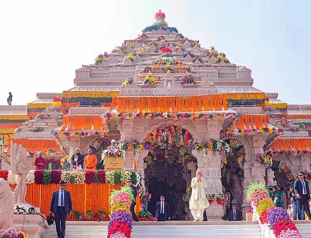 मुख्यमंत्री के निर्देशन में ध्वजारोहण से पहले स्मार्ट सिटी में बदल रही अयोध्या