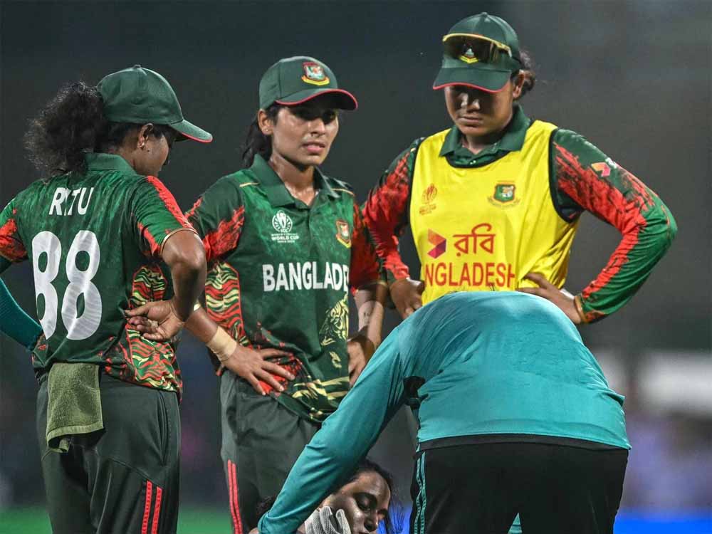 कप्तान पर गंभीर आरोप: जूनियर खिलाड़ियों संग करती थीं बदसलूकी, तेज गेंदबाज का खुलासा कप्तान पर गंभीर आरोप: जूनियर खिलाड़ियों संग करती थीं बदसलूकी, तेज गेंदबाज का खुलासा