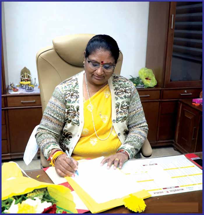 मां जैसी ममता से बच्चों का भविष्य संवार रहीं मंत्री सुश्री निर्मला भूरिया