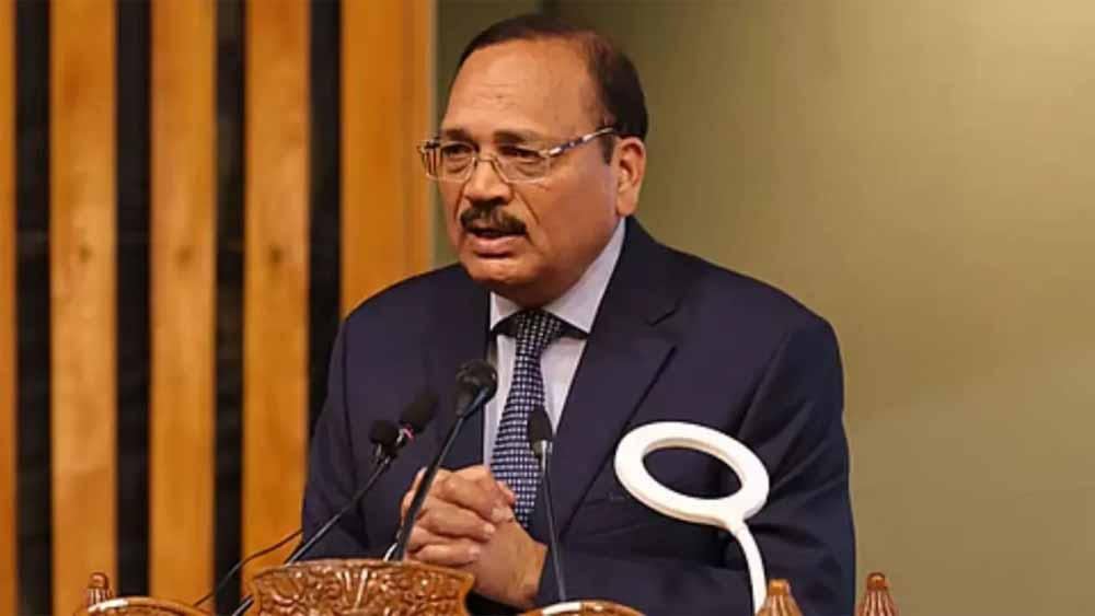 कोर्ट में वकील बोले— ‘मीलॉर्ड, आवाज चली गई’,  नए CJI ने कहा— ‘दिल्ली का यही हाल है’