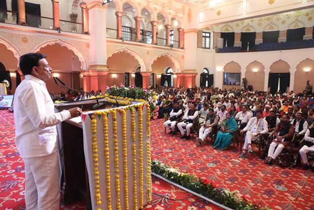 समृद्ध मप्र के लिये पंचायत प्रतिनिधि गांवों को बनायें समृद्ध : उपमुख्यमंत्री देवड़ा