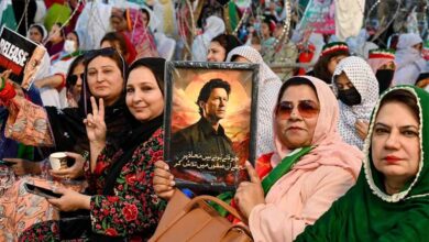 इमरान खान की मौत की अफवाह ने मचाई खलबली: सच क्या है? बहनों की पिटाई से बवाल