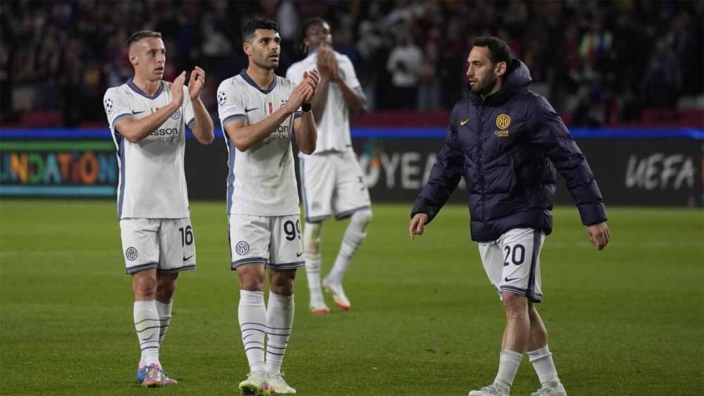 चैंपियंस लीग: इंटर मिलान का विजय अभियान जारी, बार्सिलोना ने ड्रॉ खेला चैंपियंस लीग: इंटर मिलान का विजय अभियान जारी, बार्सिलोना ने ड्रॉ खेला