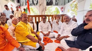 प्रशांत किशोर का बड़ा ऐलान: घर छोड़कर पूरी संपत्ति ‘जन सुराज’ को दान, 90% कमाई भी समर्पित प्रशांत किशोर का बड़ा ऐलान: घर छोड़कर पूरी संपत्ति ‘जन सुराज’ को दान, 90% कमाई भी समर्पित