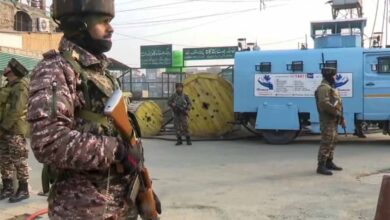 दिल्ली धमाके के बाद कश्मीर में बड़ी कार्रवाई: डॉ. उमर नेटवर्क से जुड़े 6 दबोचे