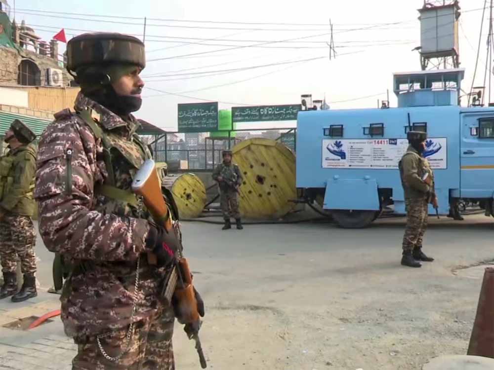 दिल्ली धमाके के बाद कश्मीर में बड़ी कार्रवाई: डॉ. उमर नेटवर्क से जुड़े 6 दबोचे