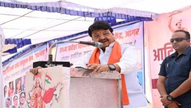 जनजातीय अंचल में शिक्षा और सम्मान बढ़ाने के लिये राज्य सरकार प्रतिबद्ध : मंत्री विजयवर्गीय जनजातीय अंचल में शिक्षा और सम्मान बढ़ाने के लिये राज्य सरकार प्रतिबद्ध : मंत्री विजयवर्गीय