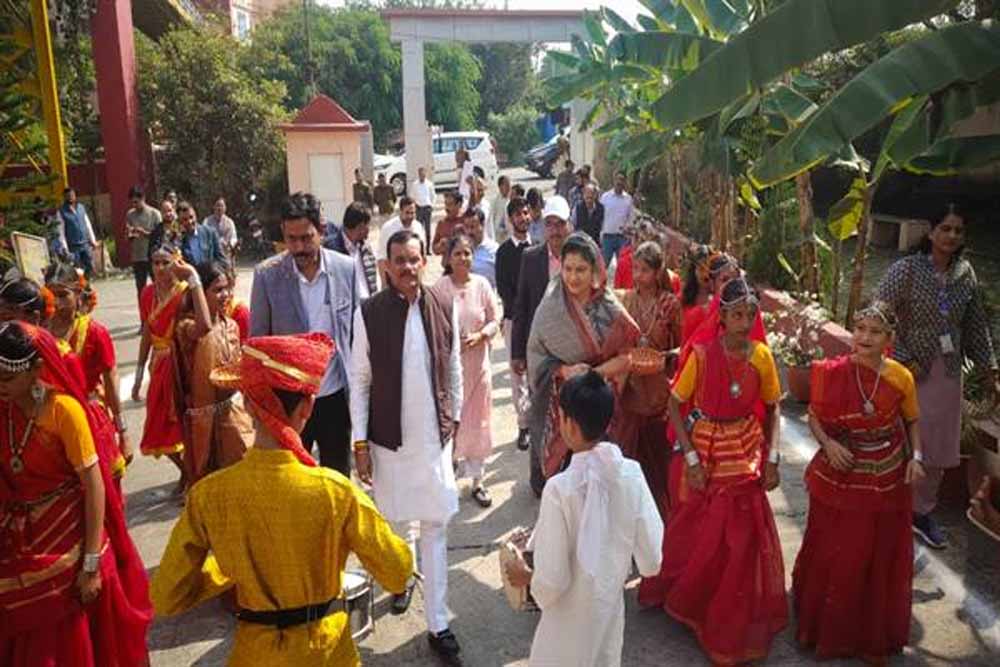 गौरव और आत्मसम्मान के प्रतीक हैं भगवान बिरसा मुंडा : राज्यमंत्री श्रीमती कृष्णा गौर गौरव और आत्मसम्मान के प्रतीक हैं भगवान बिरसा मुंडा : राज्यमंत्री श्रीमती कृष्णा गौर