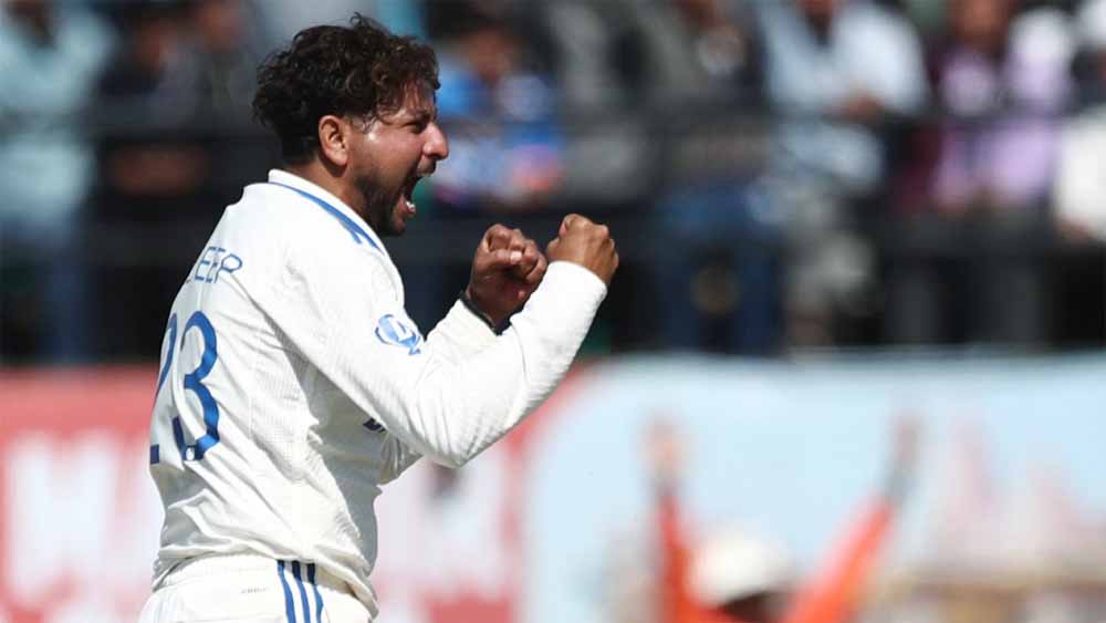 टी ब्रेक से पहले कुलदीप ने किया रिकेलटन का शिकार, मार्कराम नाबाद टी ब्रेक से पहले कुलदीप ने किया रिकेलटन का शिकार, मार्कराम नाबाद