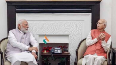 पीएम मोदी ने दी बधाई: लालकृष्ण आडवाणी के 98वें जन्मदिन पर पहुंचे उनके आवास पीएम मोदी ने दी बधाई: लालकृष्ण आडवाणी के 98वें जन्मदिन पर पहुंचे उनके आवास