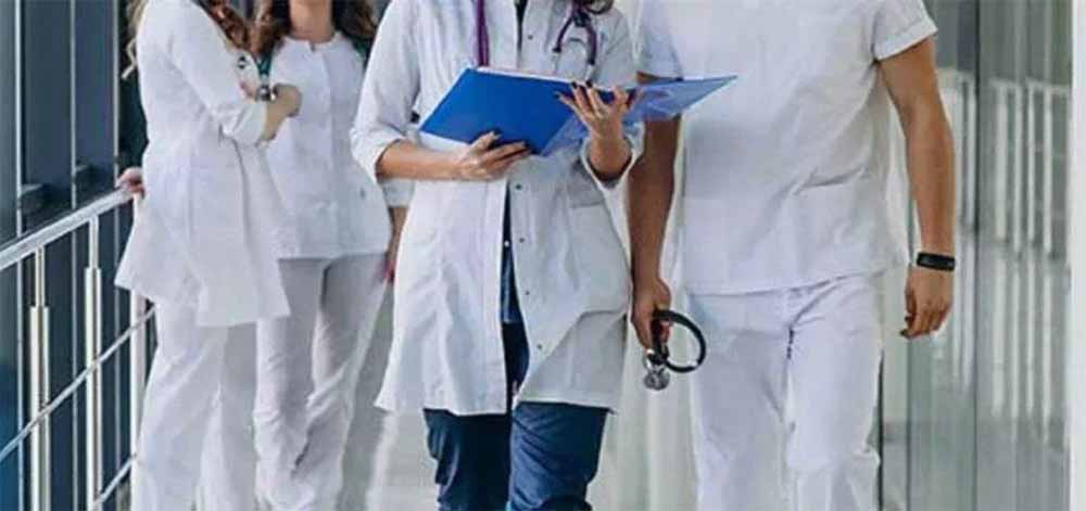 MP में नर्सिंग एडमिशन संकट: फर्जीवाड़े के कारण 4 हजार सीटें भी न भर सकीं MP में नर्सिंग एडमिशन संकट: फर्जीवाड़े के कारण 4 हजार सीटें भी न भर सकीं