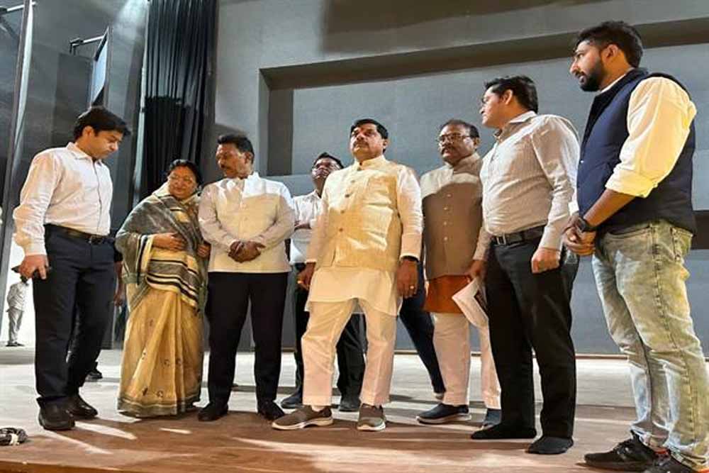 मुख्यमंत्री डॉ. यादव ने ऐतिहासिक और धार्मिक धरोहर गोपाल मंदिर का किया औचक निरीक्षण