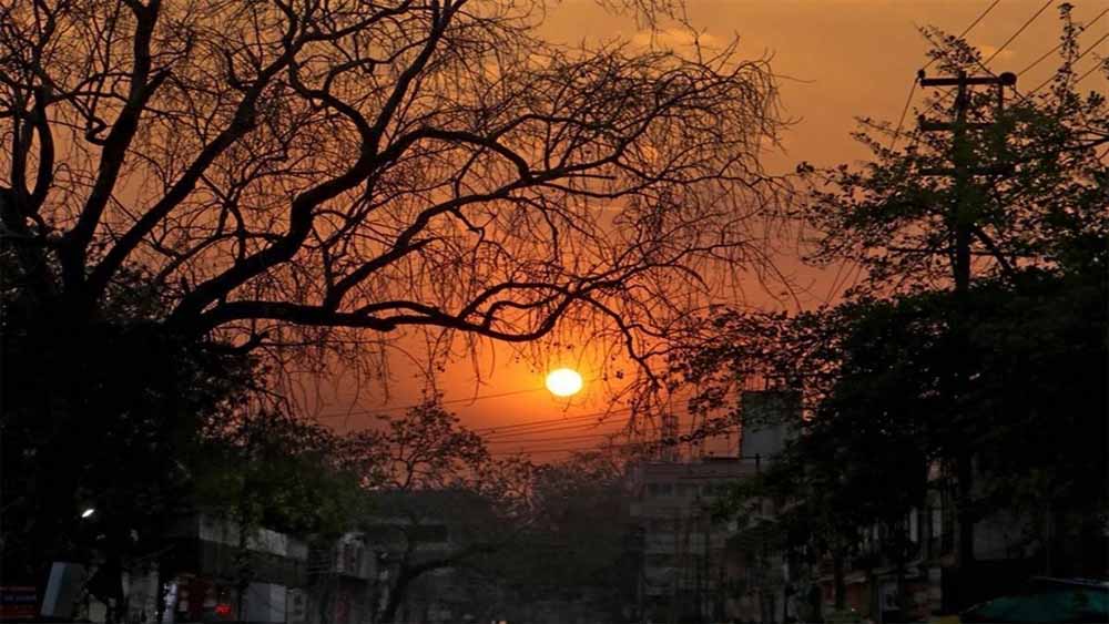 नवंबर की दस्तक के साथ सर्दी की तेज आहट, 10 साल बाद रिकॉर्ड ठिठुरन नवंबर की दस्तक के साथ सर्दी की तेज आहट, 10 साल बाद रिकॉर्ड ठिठुरन