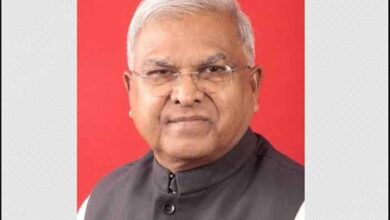 राज्यपाल मंगुभाई पटेल ने प्रो. आलोक चौबे को कुलगुरू नियुक्त किया राज्यपाल मंगुभाई पटेल ने प्रो. आलोक चौबे को कुलगुरू नियुक्त किया