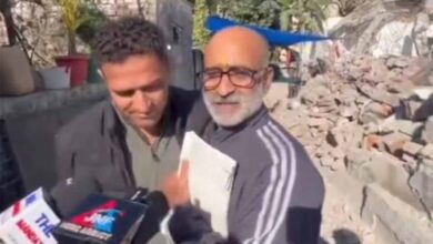 मुस्लिम पत्रकार का घर ढहा, हिंदू पड़ोसी ने बढ़ाया मदद का हाथ—प्लॉट गिफ्ट कर बनाया मिसाल