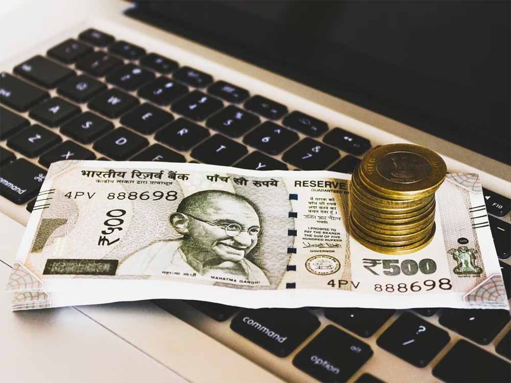 क्या लौटेगी पुरानी पेंशन? 8वें वेतन आयोग की शर्तों से संकेत तेज़ क्या लौटेगी पुरानी पेंशन? 8वें वेतन आयोग की शर्तों से संकेत तेज़