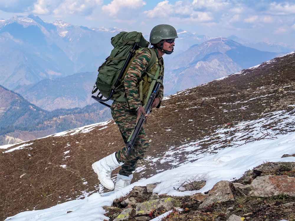 ऑपरेशन पिंपल: घाटी में आतंक का सफाया, सेना का मिशन तेज ऑपरेशन पिंपल: घाटी में आतंक का सफाया, सेना का मिशन तेज