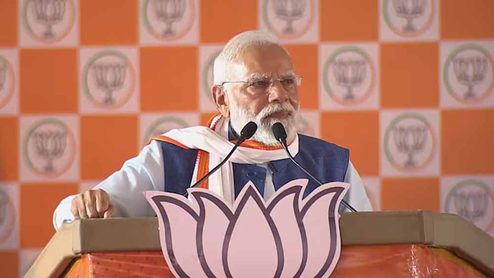 कनपटी पर कट्टा रखकर तेजस्वी बने CM फेस— PM मोदी का RJD पर सबसे बड़ा वार कनपटी पर कट्टा रखकर तेजस्वी बने CM फेस— PM मोदी का RJD पर सबसे बड़ा वार