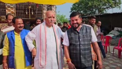 मंडला में प्रवीण तोगड़िया का बड़ा बयान: ‘हर हिंदू तीन बच्चे पैदा करे, तीसरे की फीस मैं दिलवाऊंगा’ मंडला में प्रवीण तोगड़िया का बड़ा बयान: ‘हर हिंदू तीन बच्चे पैदा करे, तीसरे की फीस मैं दिलवाऊंगा’